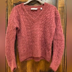 Vince v neck cashmere cable knit cropped sweater sz XS (says small but it’s not)